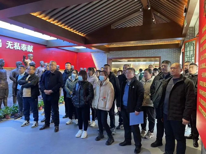 【滨州技校】滨州市高级技工学校电大分校组织滨城区基层干部中专学历教育学员开展红色教育和集体面授课